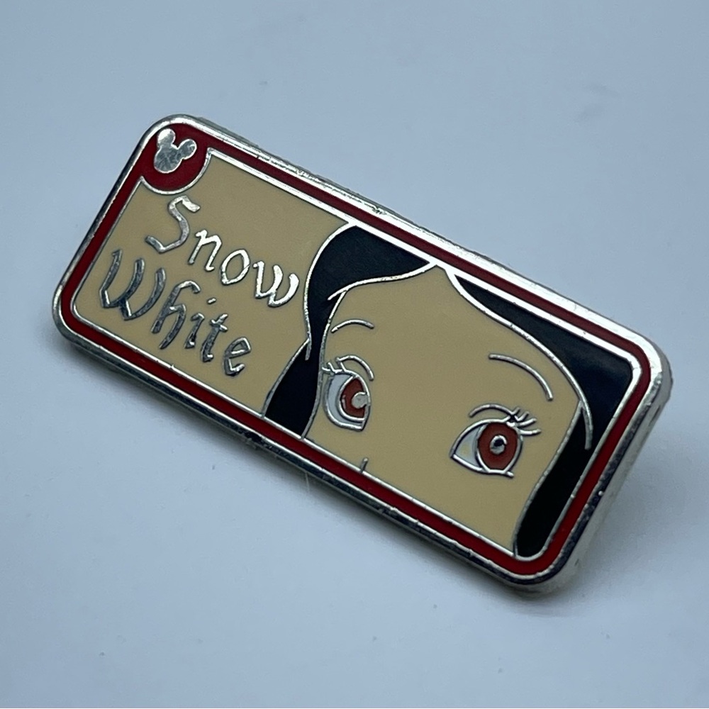 Disney Trading Pin Snow White Hidden Mickey Princess Rear View Mirror Disneyland - Picture 2 of 4